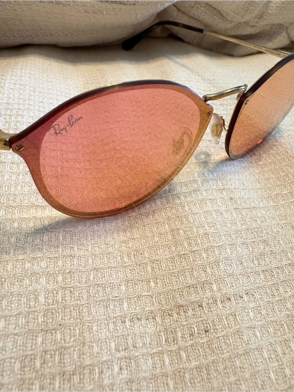Women's Pink Round Sunglasses - Ray Ban